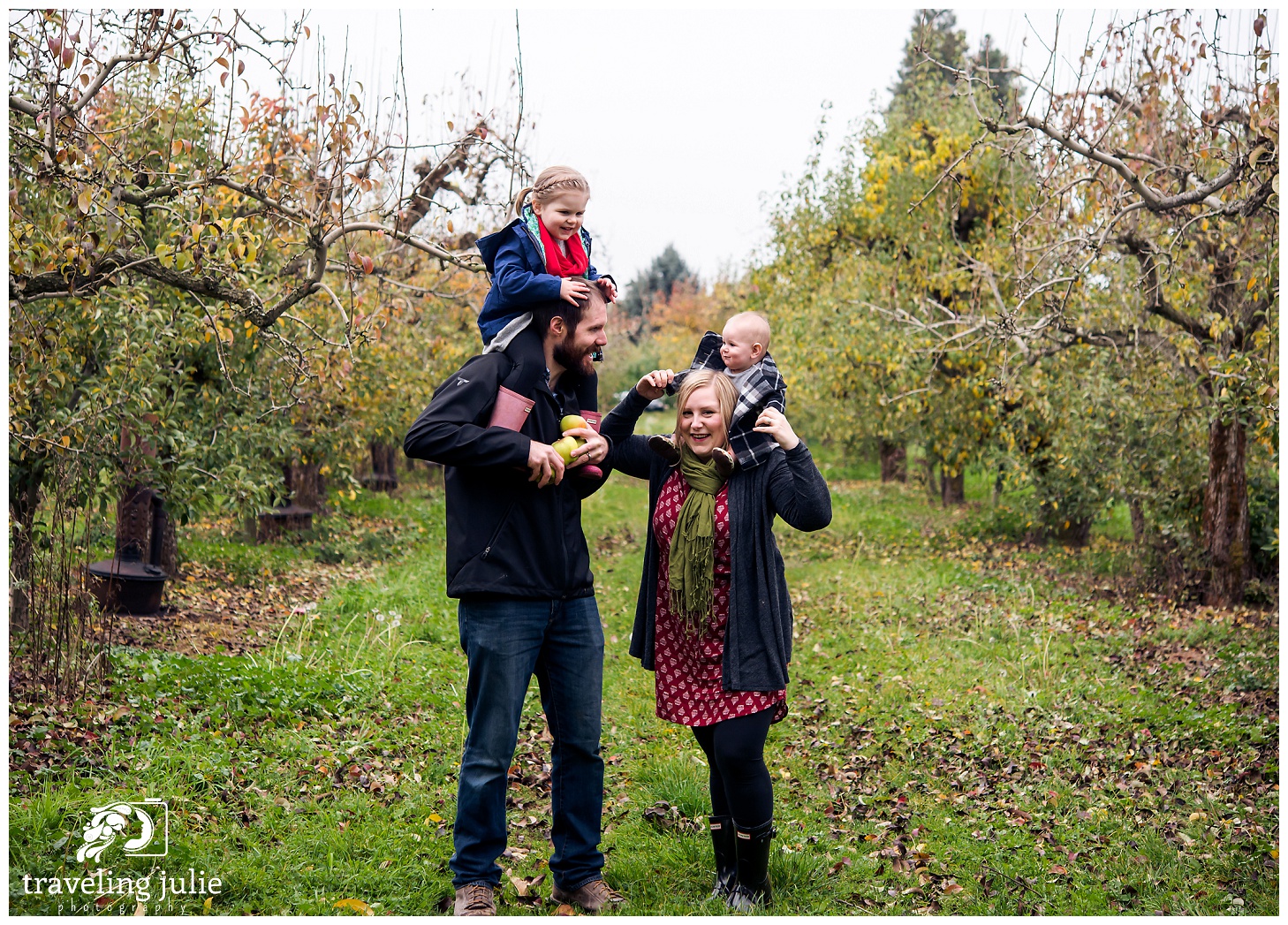 Family portrait at Draper Girls apple orchard